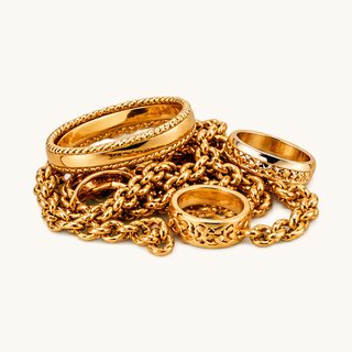 Yellow gold chains and rings Marty buys